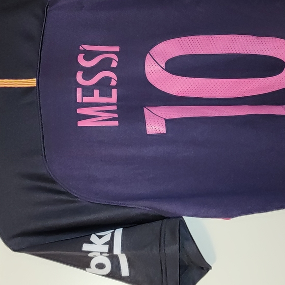 Great condition Authentic Messi Jersey - Picture 8 of 10